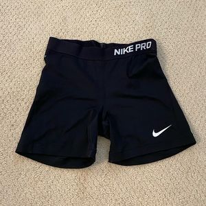 Nike Pros (5”)